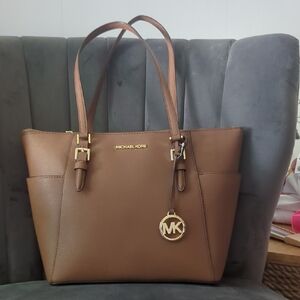 Excellent Like New Michael Kors Brown Handbag Purse